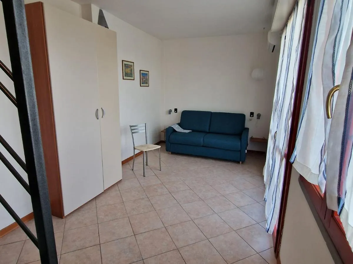 Villa La Cavaliera San Vincenzo 3*,